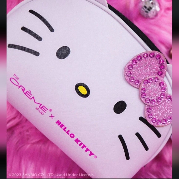 Hello Kitty Other - Hello Kitty cosmetic pouch with gem
